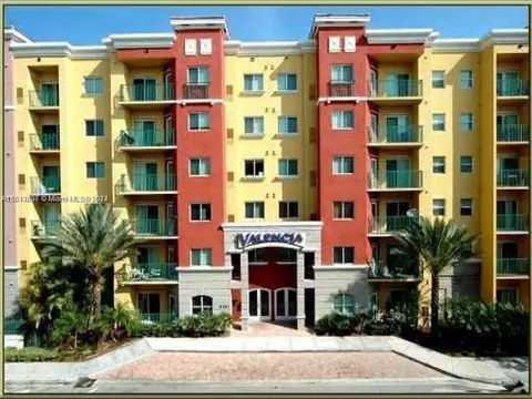 6001 SW 70th St #555, South Miami, FL 33143