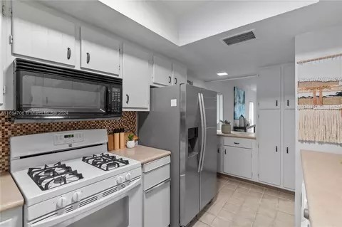 Kitchen - 7266 Jacaranda Ln, Miami Lakes, FL 33014 photo 2 of 3