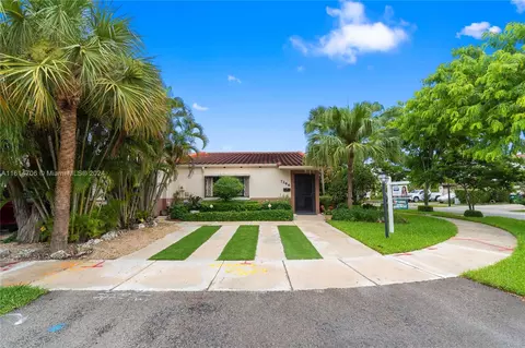 Exterior - 7266 Jacaranda Ln, Miami Lakes, FL 33014 photo 2 of 13