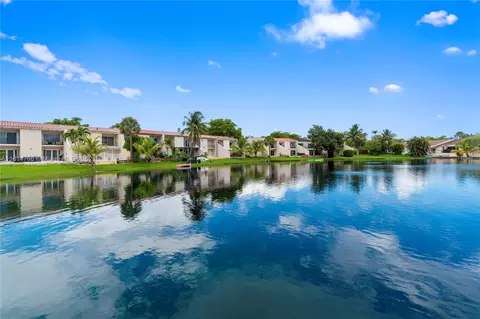 View/Area - 7266 Jacaranda Ln, Miami Lakes, FL 33014 photo 2 of 5