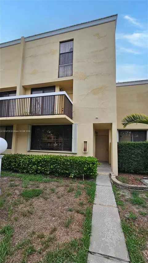 2901 SW 87th Ave #603, Davie, FL 33328