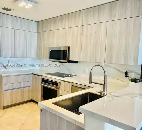 3145 NE 210th St, Aventura, FL 33180