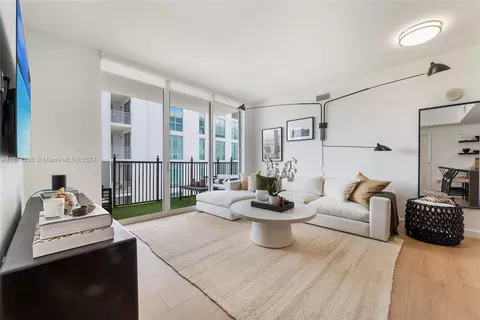 4100 Salzedo St #812, Coral Gables, FL 33146