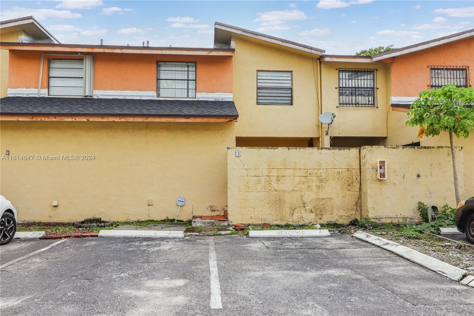 9650 Fontainebleau Blvd Unit 4  