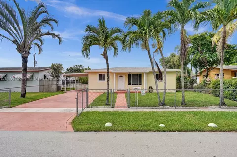 7221 Hayes St, Hollywood, FL 33024