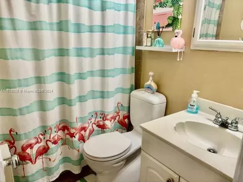 Bath - 5490 W 12th Ln, Hialeah, FL 33012 photo 1 of 2