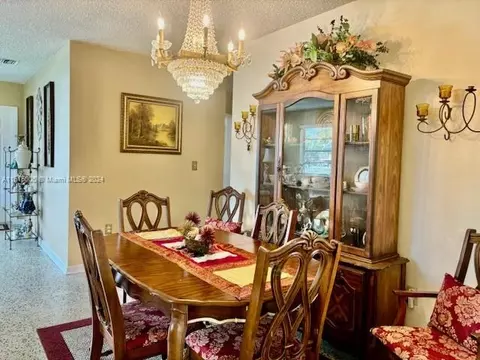 Dining - 5490 W 12th Ln, Hialeah, FL 33012 photo 2 of 2