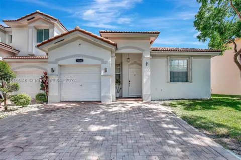 11202 NW 73rd Ter, Doral, FL 33178