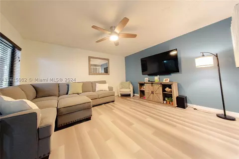 642 Commodore Dr #0, Plantation, FL 33325