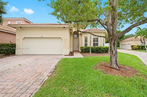1107 NE 37th Pl, Homestead, FL 33033
