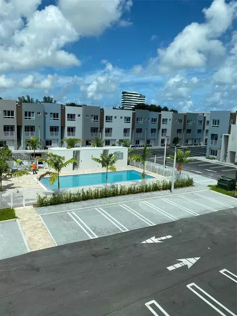 2505 NE 193rd St #4207, Miami, FL 33180