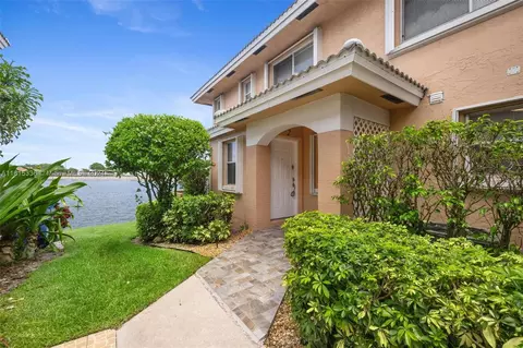 3275 NW 44th St #2, Oakland Park, FL 33309