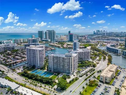 600 Three Island Blvd #816, Hallandale Beach, FL 33009