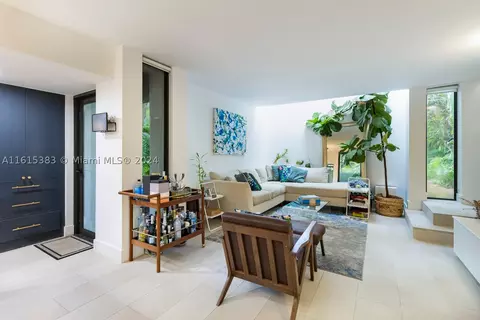 3248 Virginia St, Miami, FL 33133