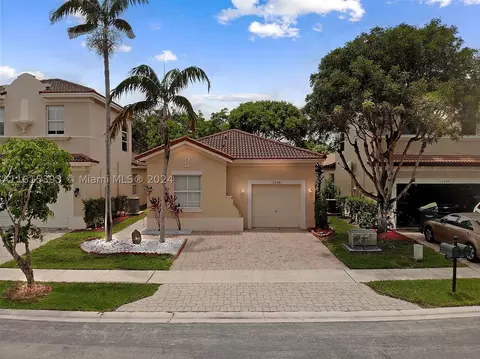 1024 NE 40th Rd, Homestead, FL 33033