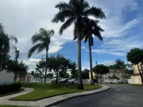 6607 Winfield Blvd #41, Margate, FL 33063