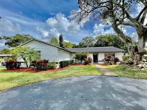 117 SW 98th Ln, Coral Springs, FL 33071
