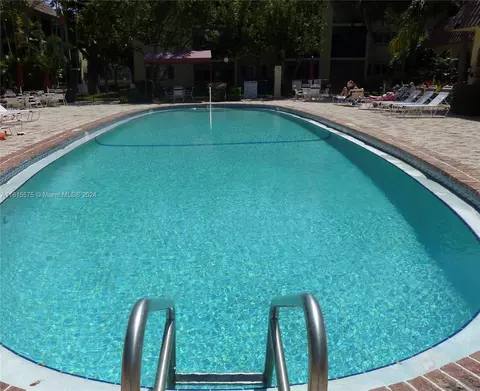 251 S Cypress Rd #124, Pompano Beach, FL 33060
