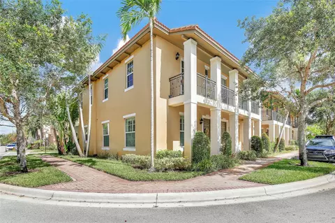 1132 SW 146th Ter #1132, Pembroke Pines, FL 33027