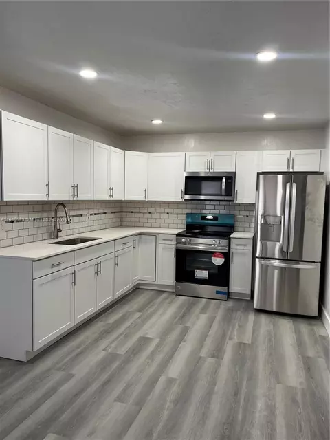 3975 NW 185th St, Miami Gardens, FL 33055