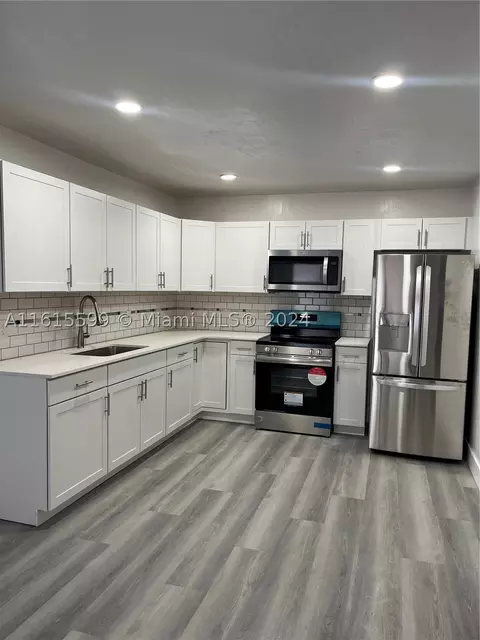 3975 NW 185th St, Miami Gardens, FL 33055