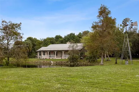 4300 Vinkemulder Rd, Coconut Creek, FL 33073
