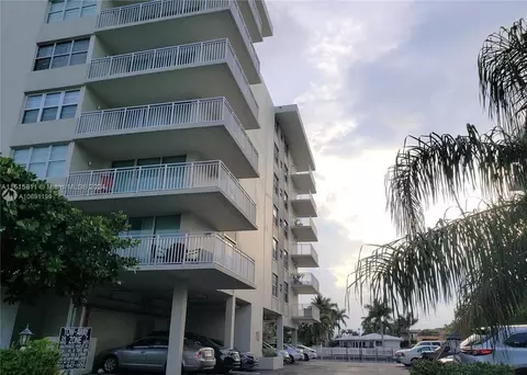 9500 W Bay Harbor Dr #4G, Bay Harbor Islands, FL 33154