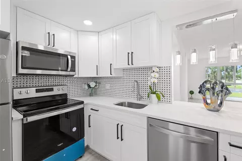 2515 NE 1st Ct #205, Boynton Beach, FL 33435