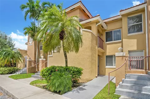 681 NW 78th Ter #102, Pembroke Pines, FL 33024