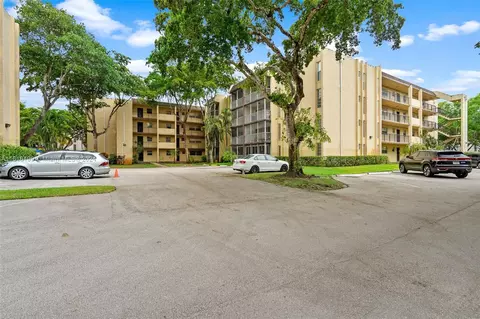 471 N Pine Island Rd #D201, Plantation, FL 33324