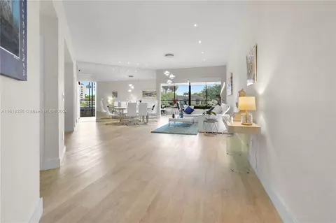 7520 La Paz Blvd #206, Boca Raton, FL 33433