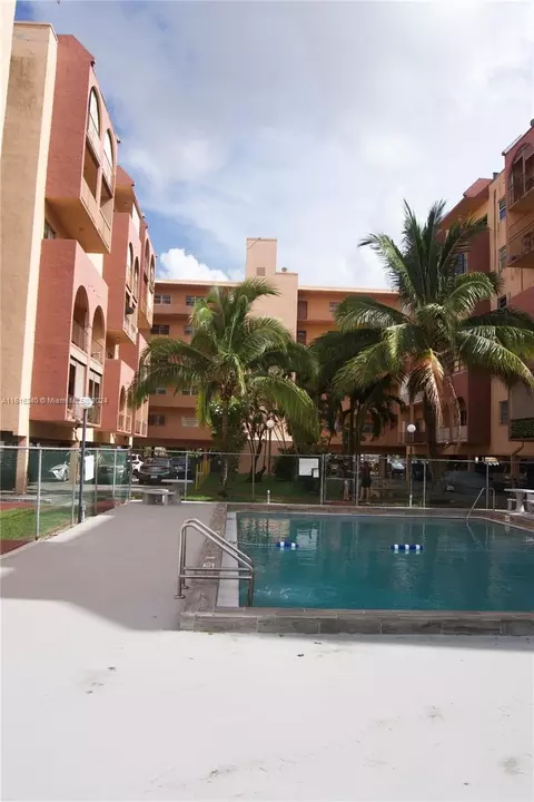 460 E 23rd St #403, Hialeah, FL 33013