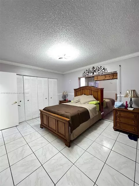 460 E 23rd St #403, Hialeah, FL 33013 photo 8