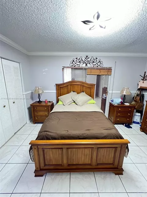 460 E 23rd St #403, Hialeah, FL 33013 photo 7