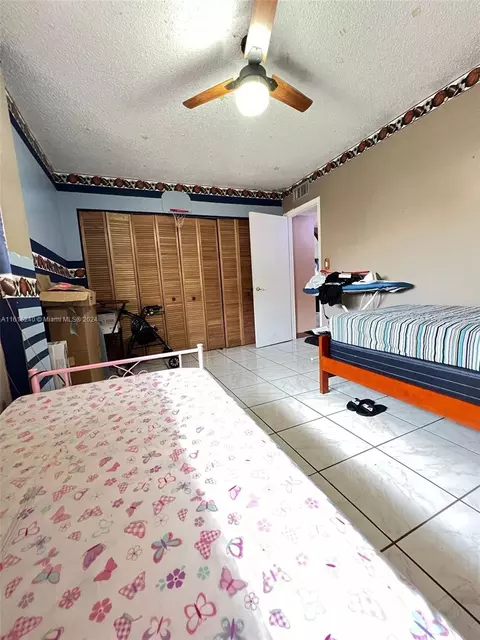 460 E 23rd St #403, Hialeah, FL 33013 photo 9