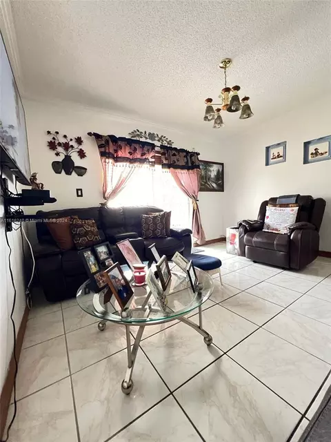 460 E 23rd St #403, Hialeah, FL 33013 photo 10