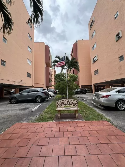 460 E 23rd St #403, Hialeah, FL 33013 photo 14