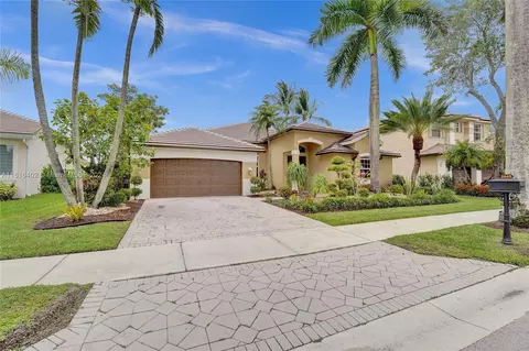 2545 Jardin Ter, Weston, FL 33327