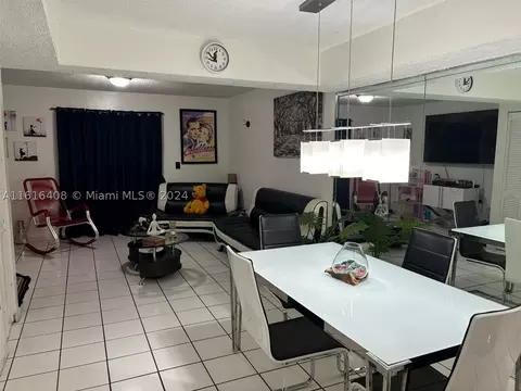 2985 W 80th St #205, Hialeah, FL 33018