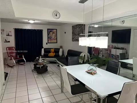 2985 W 80th St #205, Hialeah, FL 33018