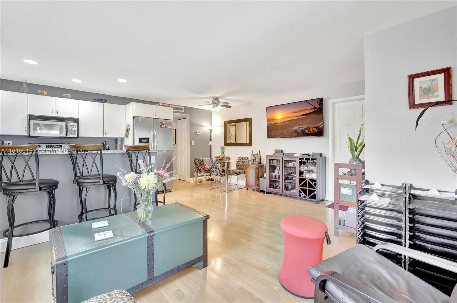 2715 NE 49th St Unit 205  