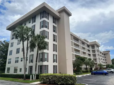 2851 S Palm Aire Dr #207, Pompano Beach, FL 33069