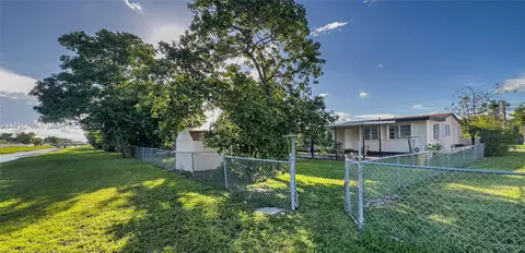 Exterior - 630 W 53rd St, Hialeah, FL 33012 photo 8 of 8