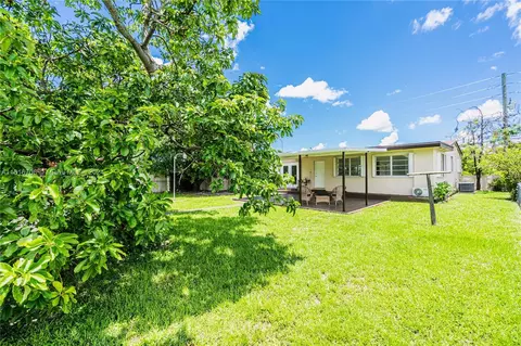 Exterior - 630 W 53rd St, Hialeah, FL 33012 photo 7 of 8