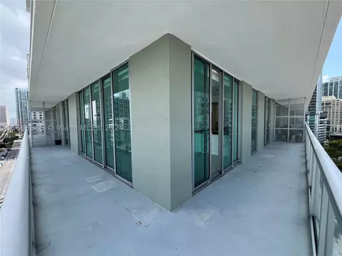 79 SW 12th St #1401-S, Miami, FL 33130