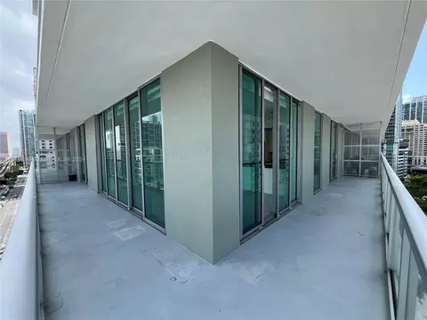 79 SW 12th St #1401-S, Miami, FL 33130