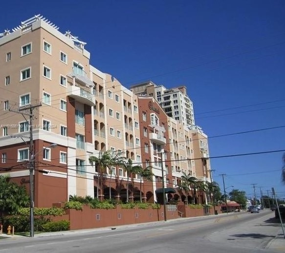 2280 SW 32nd Ave Unit 611  