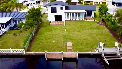2426 Key Largo Ln, Fort Lauderdale, FL 33312