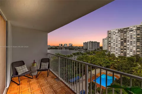 2851 NE 183rd St #908E, Aventura, FL 33160