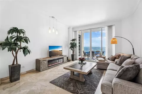808 Brickell Key Dr #608, Miami, FL 33131